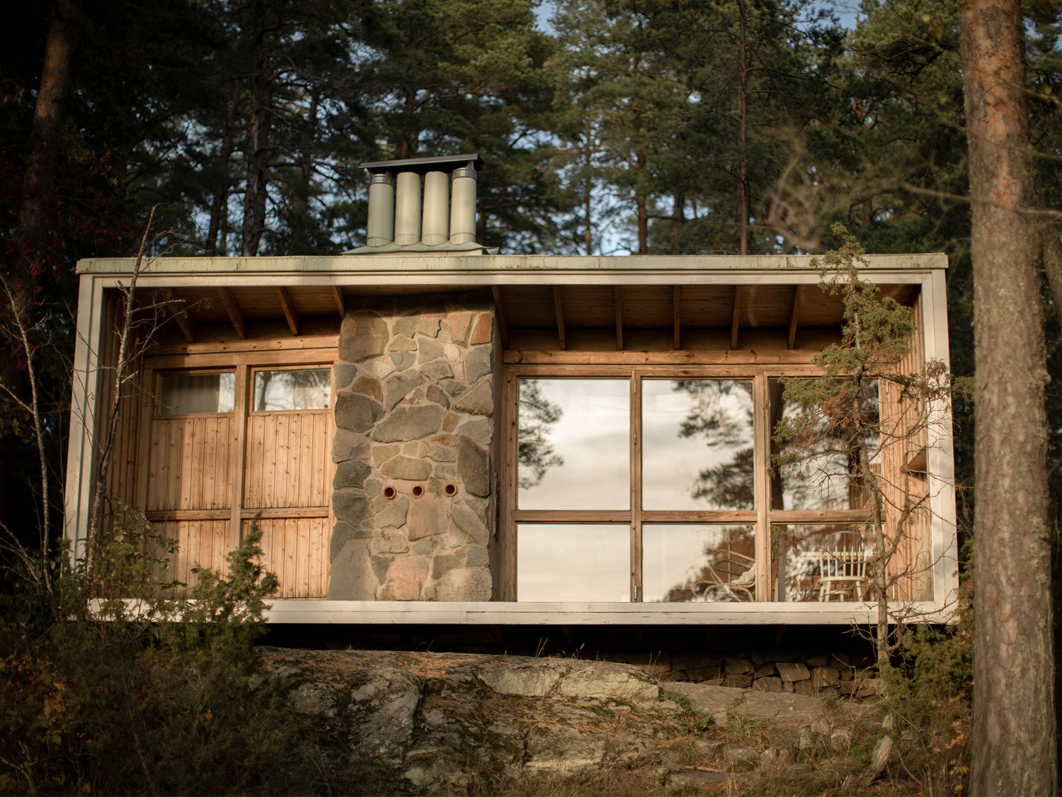 Ralph Erskines lilla hus "Lådan" som står mitt i skogen. 